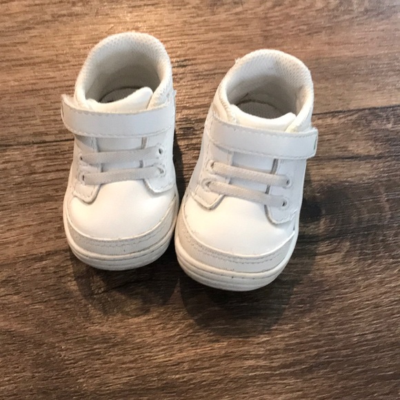 size 2 baby tennis shoes
